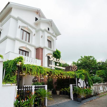 Solo Inn By Hawk Hospitality Kochi Kültér fotó