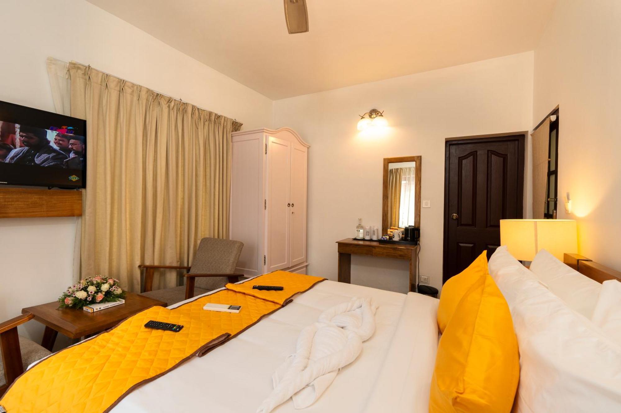 Solo Inn By Hawk Hospitality Kochi Kültér fotó