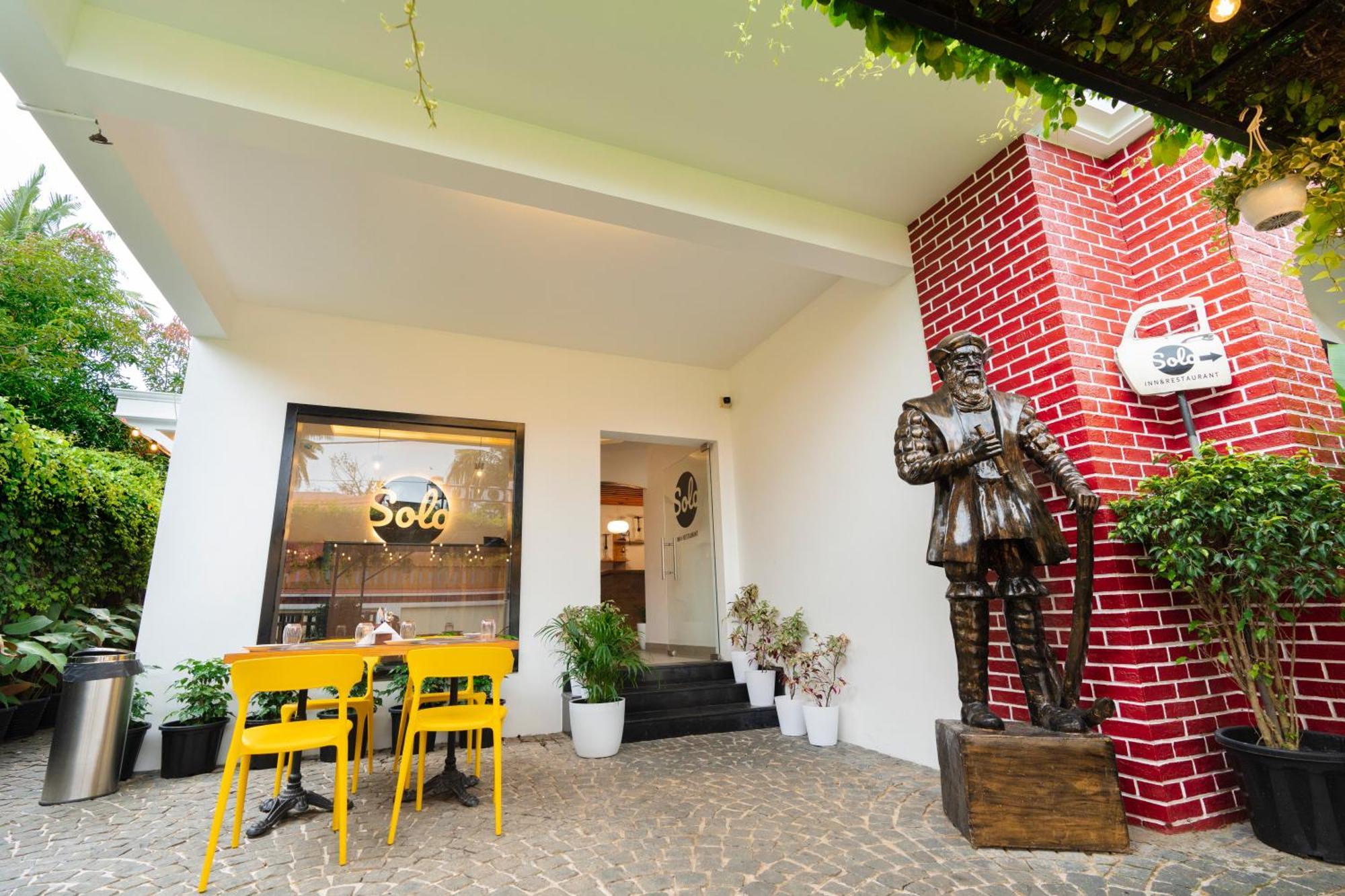 Solo Inn By Hawk Hospitality Kochi Kültér fotó