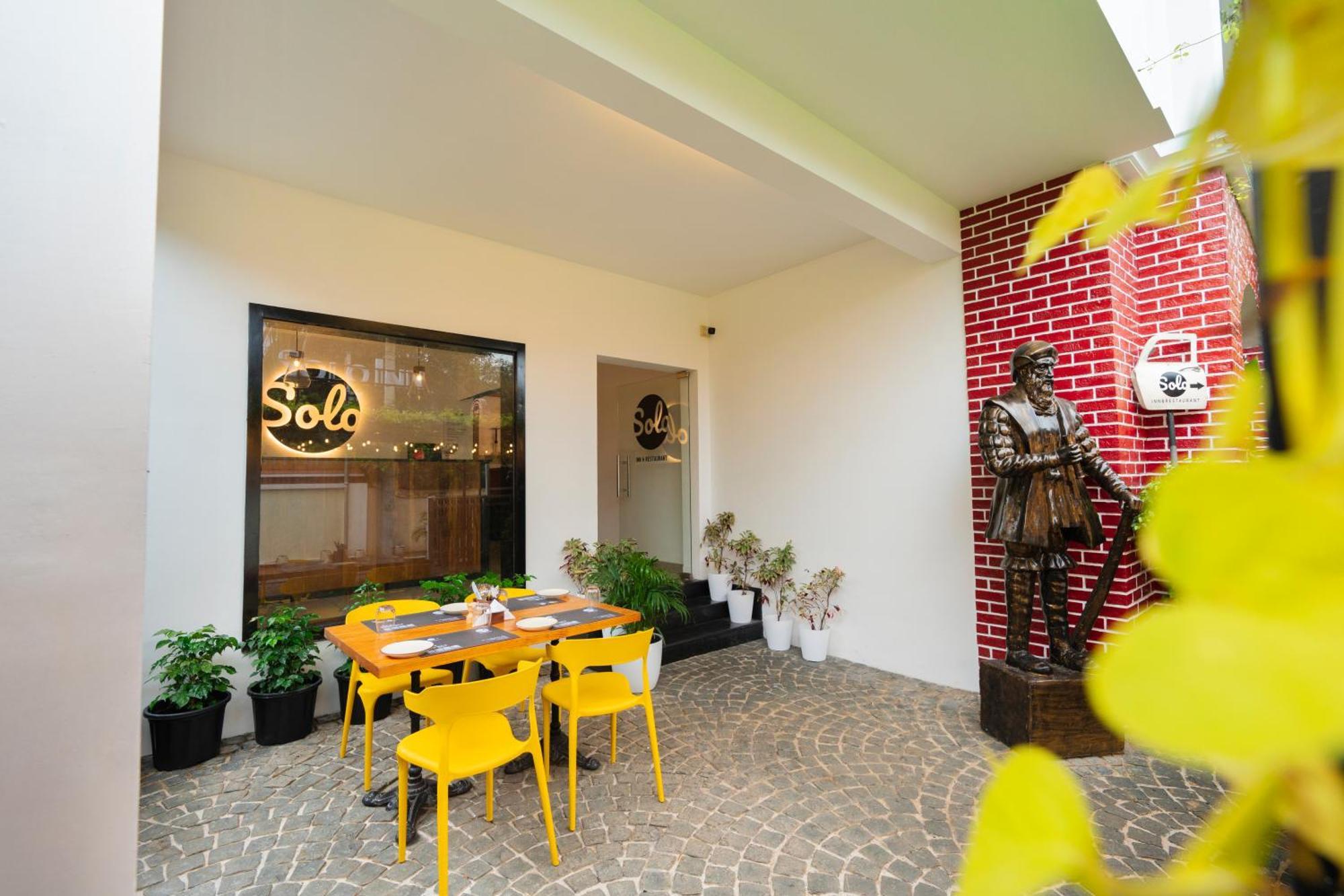Solo Inn By Hawk Hospitality Kochi Kültér fotó