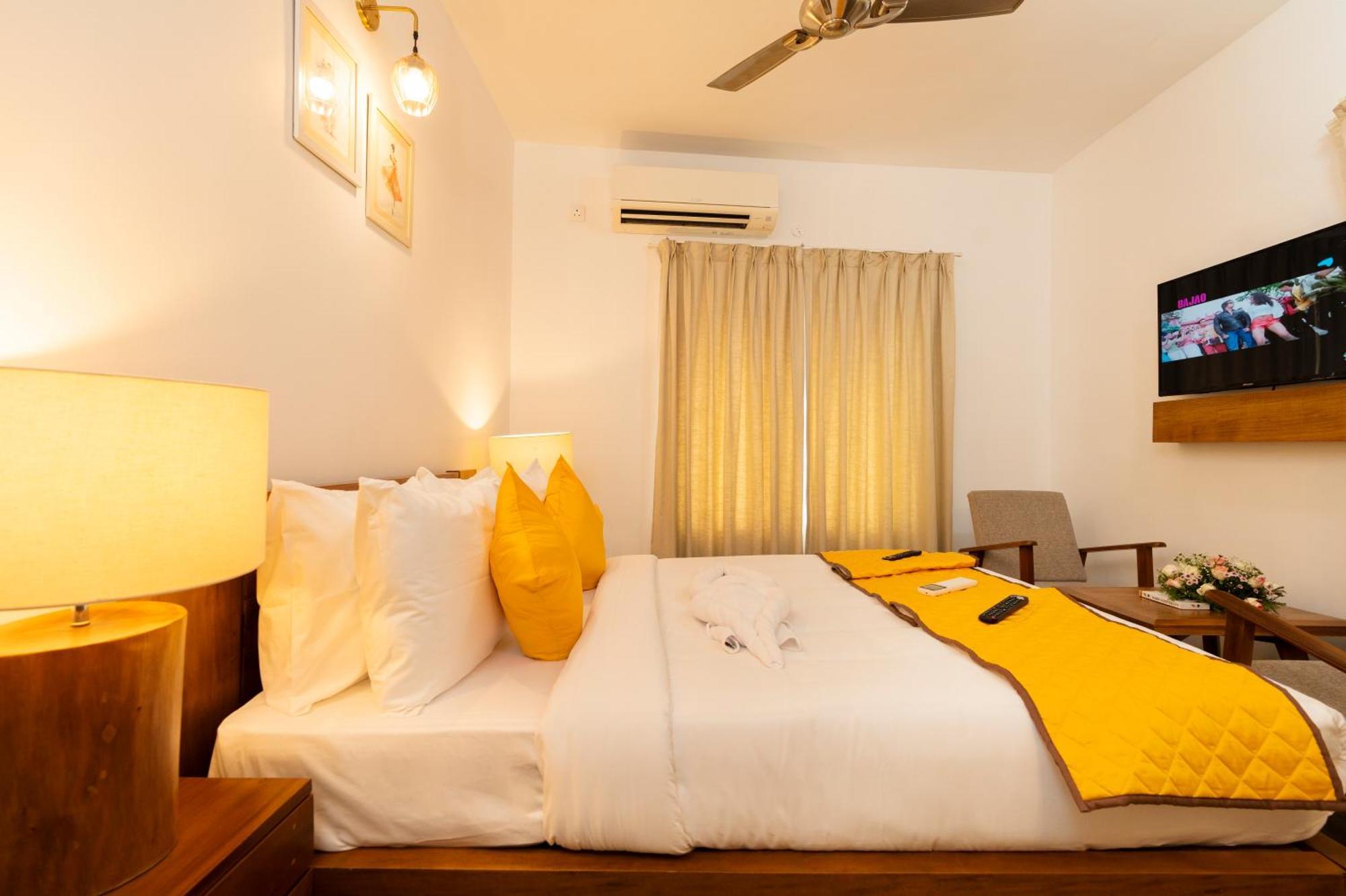 Solo Inn By Hawk Hospitality Kochi Kültér fotó