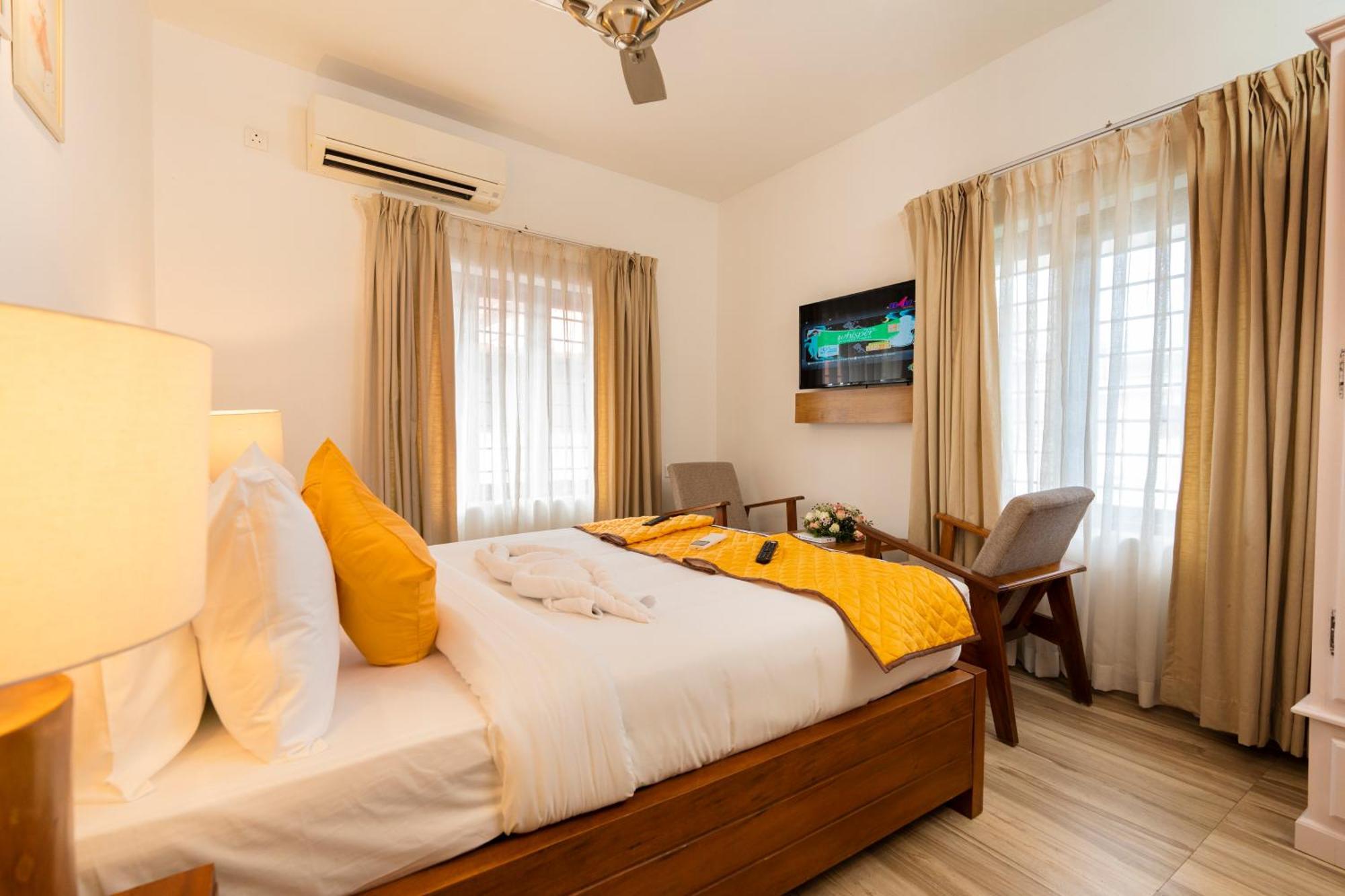 Solo Inn By Hawk Hospitality Kochi Kültér fotó