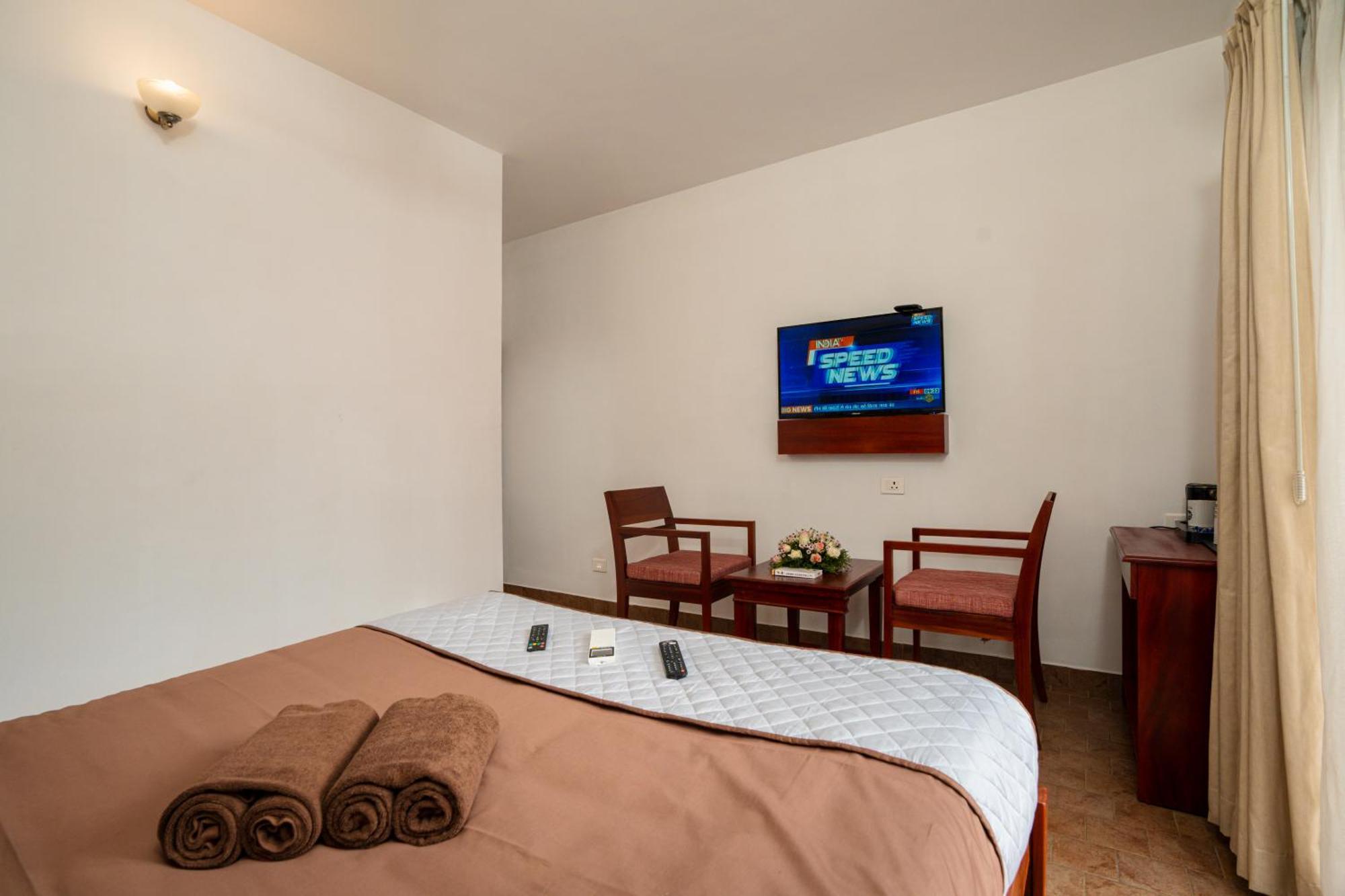 Solo Inn By Hawk Hospitality Kochi Kültér fotó