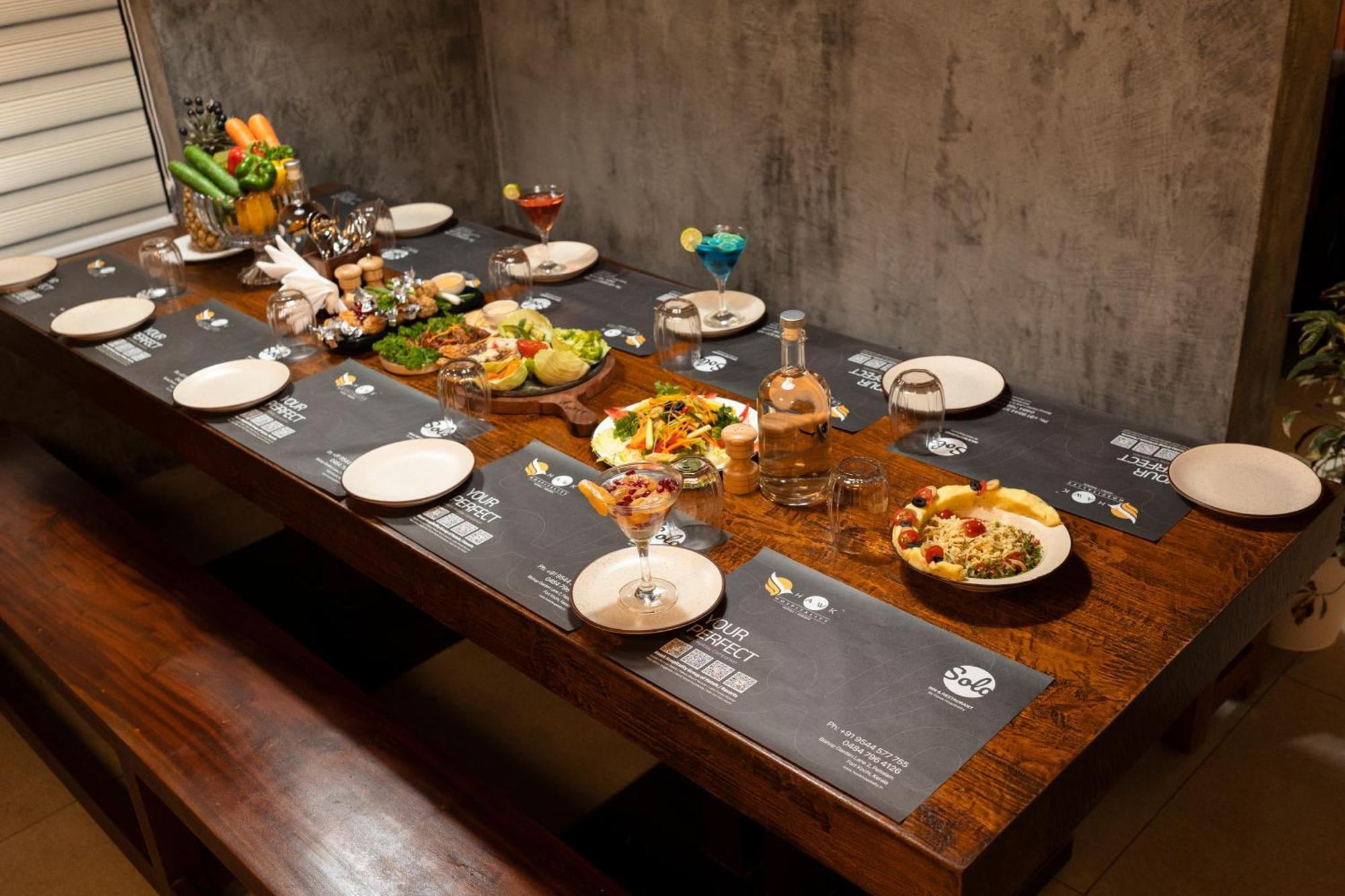 Solo Inn By Hawk Hospitality Kochi Kültér fotó