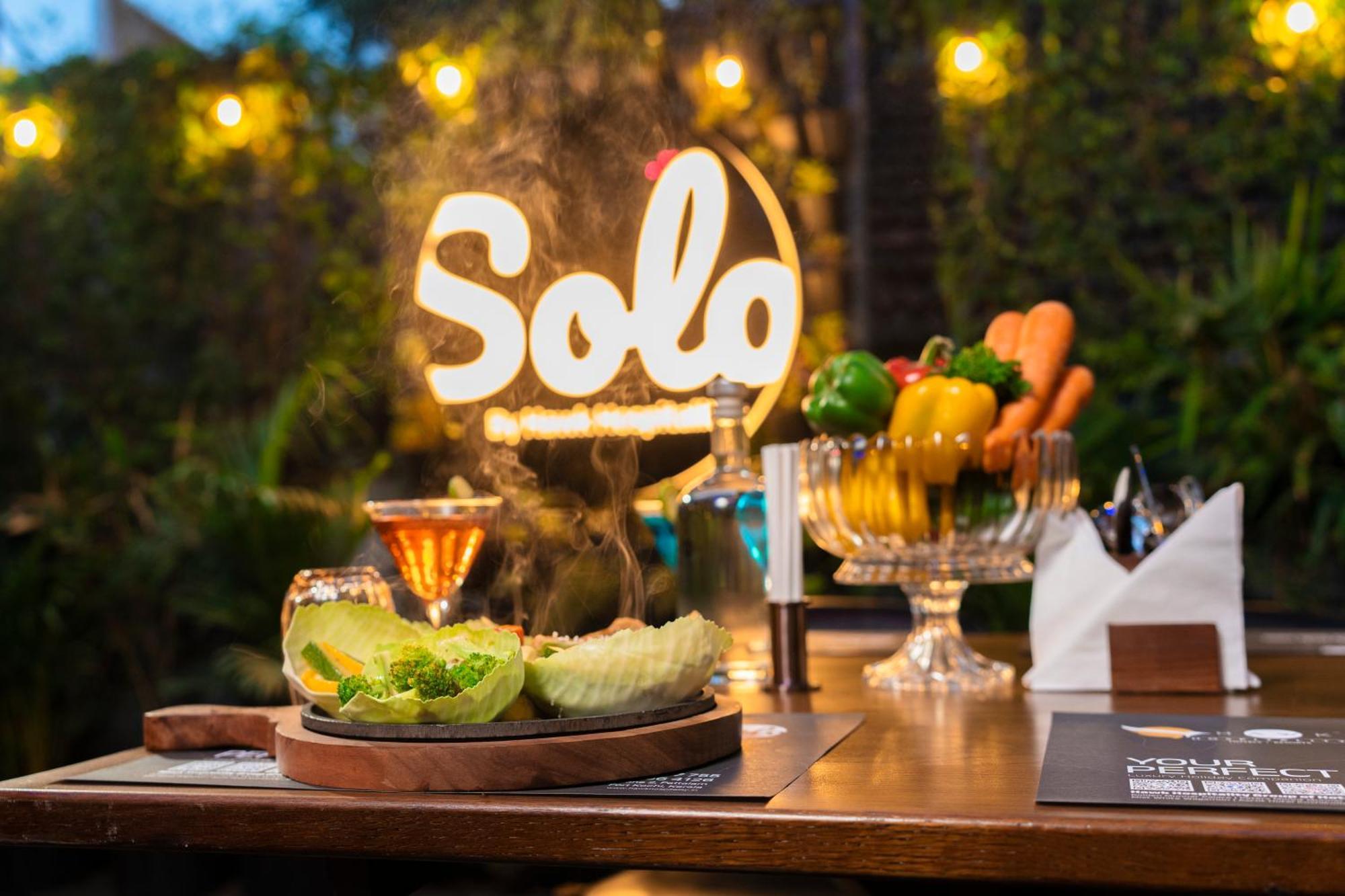 Solo Inn By Hawk Hospitality Kochi Kültér fotó